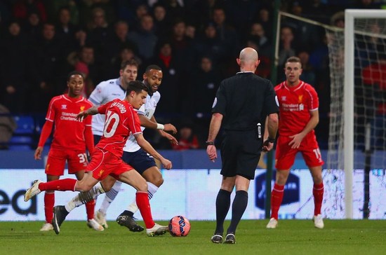 张伯伦代表阿森纳U21出战曼联U21，8年后再为枪手比赛